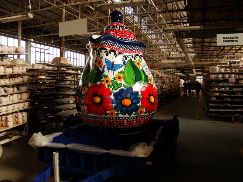 dzbanek rzeźba figura dekoracyjna fiberglass sculpture