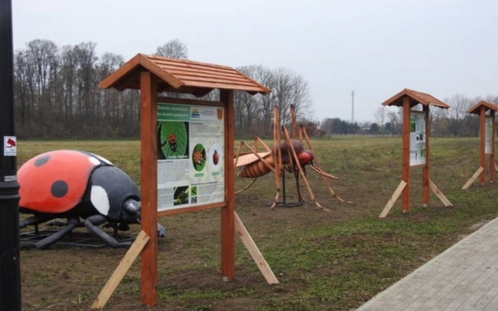 giant-sculpture-insect-outdoor-big-figure-decorations-resin-fiberglass-statue