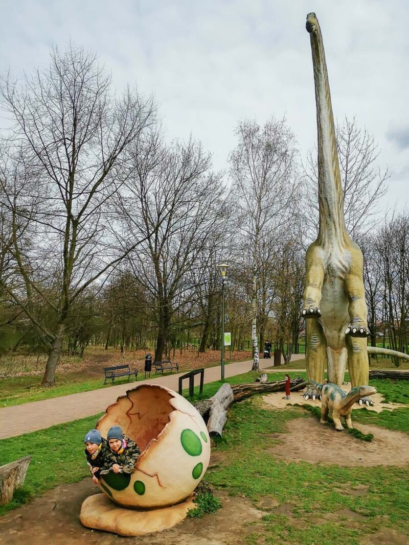 gigantyczny-brachiosaurus-jajo-dinozaura-fiberglass-figure-3d-theme-park-prop