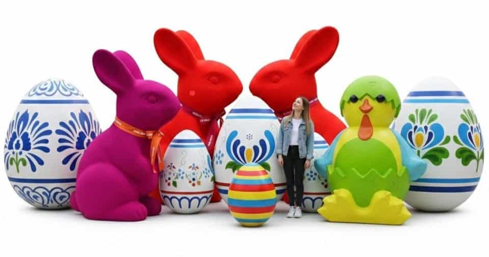 Dekoracje jaj wielkanocnych XXL – Giant Easter Eggs decorations made of fiberglass. Kolorowe pisanki giganty i figury zająca, manufacturer Malpol 3D Creations.
